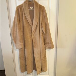 World Market Tan Women's Coat Size O/S NWOT gorgeous 2 pocket, coat 45” long